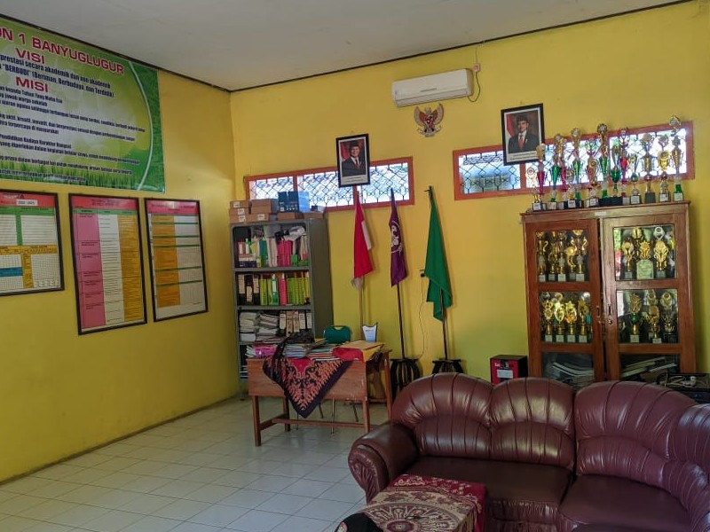 Ruang Kepsek / Guru